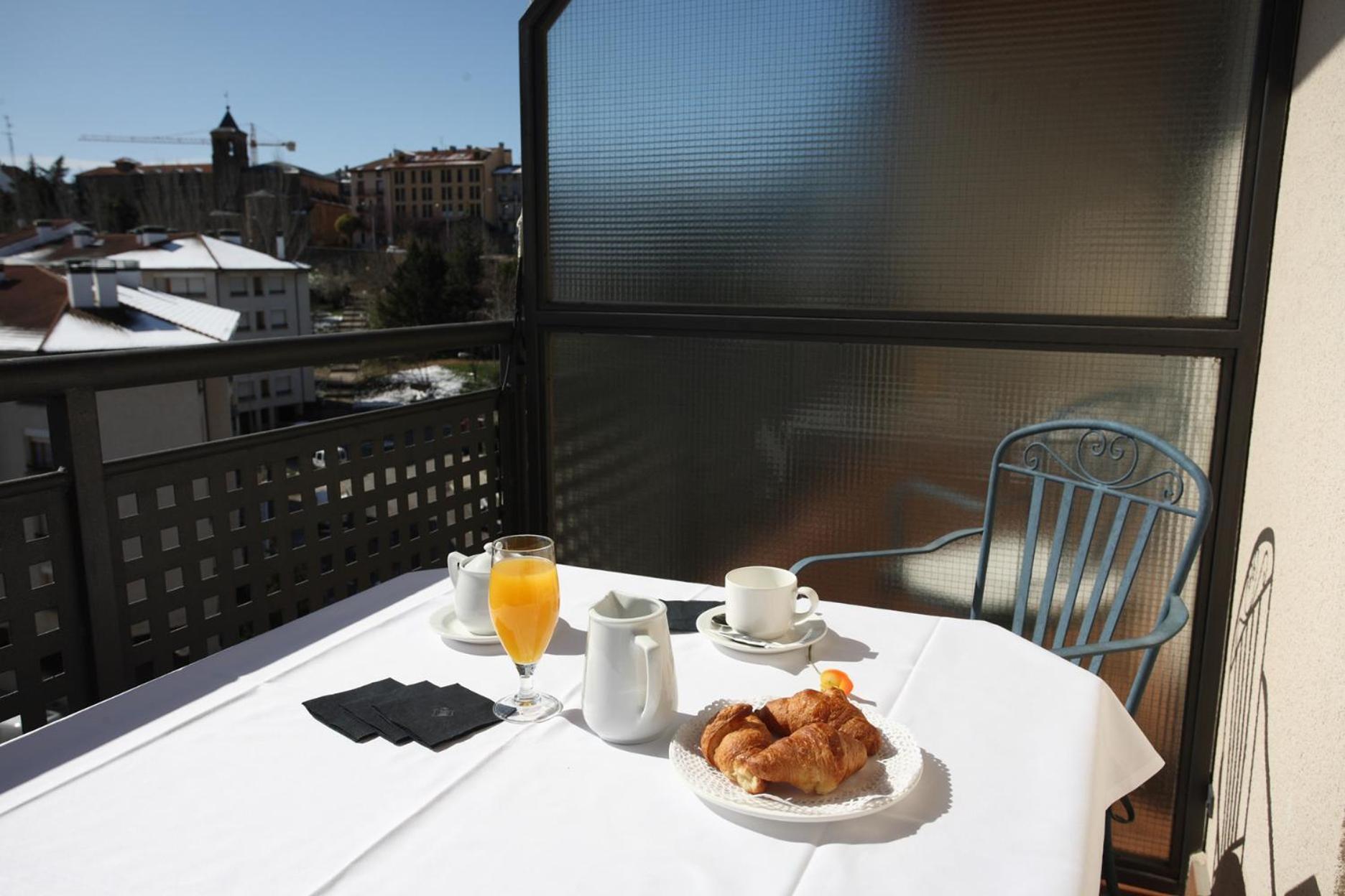 Hotel & Spa Real Χάκα Εξωτερικό φωτογραφία